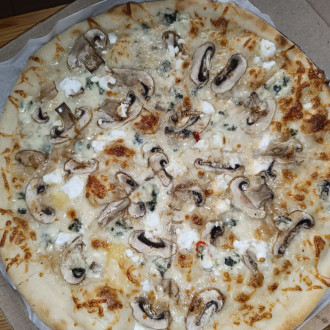 Піца 4 сири з грибами